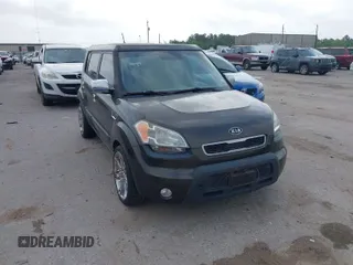 2010 Kia Soul + with VIN KNDJT2A28A7125523, listed as a IAAI auction lot 41966767 with 170,578 mi miles. Bid and sale history available at carsss.com. Image 1.
