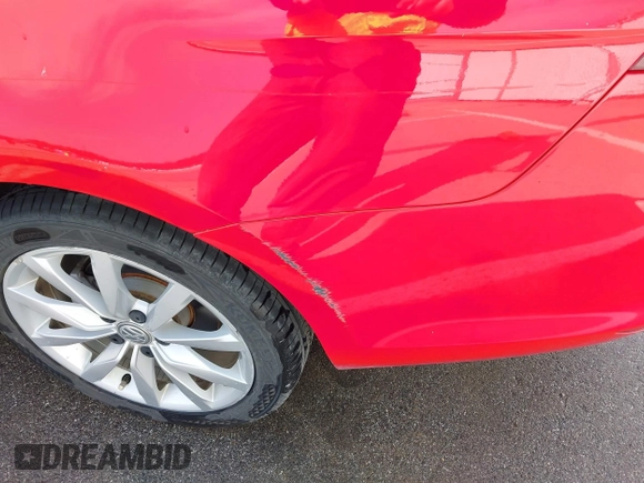2017 Volkswagen Golf S z VIN 3VWC17AU0HM506857, wystawiony jako IAAI lot #41765913 z przebiegiem 88 783 mil mil oraz . Historia ofert i sprzedaży dostępna na DreamBid. Obrazek 17.