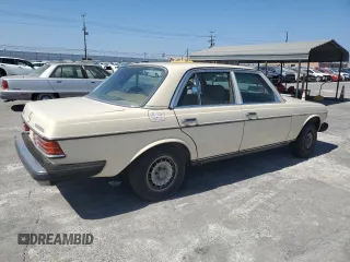 1982 Mercedes-Benz 300 with VIN WDBAB33A5CB001849, listed as a Copart auction lot 72214714 with 202,259 mi miles and Salvage Title. Bid and sale history available at carsss.com. Image 3.