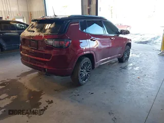 2022 Jeep Compass High Altitude with VIN 3C4NJDCB9NT202983, listed as a IAAI auction lot 41216305 with 27,807 mi miles and . Bid and sale history available at carsss.com. Image 4.