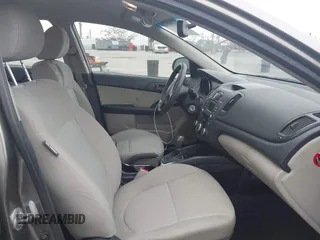 2011 Kia Forte EX with VIN KNAFU4A25B5441194, listed as a IAAI auction lot 42076839 with 91,706 mi miles. Bid and sale history available at carsss.com. Image 5.