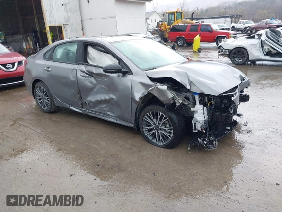 2024 Kia Forte GT-Line with VIN 3KPF54AD7RE830841, listed as a IAAI auction lot 42011707 with 1,487 mi miles and . Bid and sale history available at carsss.com. Image 1.