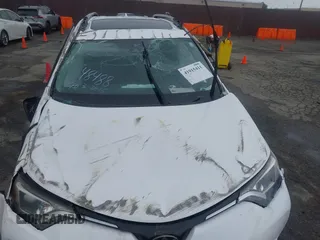 2018 Toyota RAV4 XLE with VIN 2T3WFREV0JW452030, listed as a IAAI auction lot 41915411 with 1 mi miles. Bid and sale history available at carsss.com. Image 12.