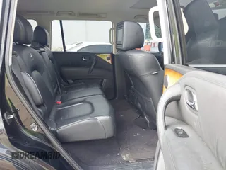 2011 Infiniti QX56 8-passenger z VIN JN8AZ2NC2B9300974, wystawiony jako IAAI lot #42453675 z przebiegiem Nie podano mil oraz . Historia ofert i sprzedaży dostępna na DreamBid. Obrazek 8.