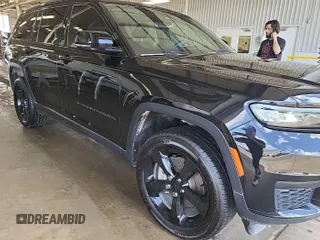 2022 Jeep Grand Cherokee Altitude z VIN 1C4RJKAG5N8554168, wystawiony jako IAAI lot #42566100 z przebiegiem 49 208 mil mil oraz . Historia ofert i sprzedaży dostępna na DreamBid. Obrazek 6.