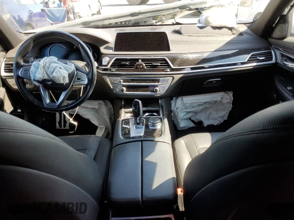 2018 BMW 7 Series 740i with VIN WBA7E2C5XJB214886, listed as a Copart auction lot 57833143 with 39,975 mi miles. Bid and sale history available at carsss.com. Image 8.