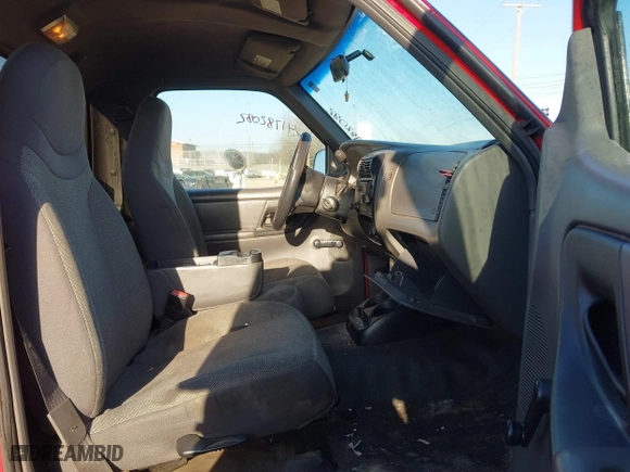 2002 Ford Ranger XL with VIN 1FTYR10D02TA29906, listed as a IAAI auction lot 41782082 with 197,563 mi miles. Bid and sale history available at carsss.com. Image 5.