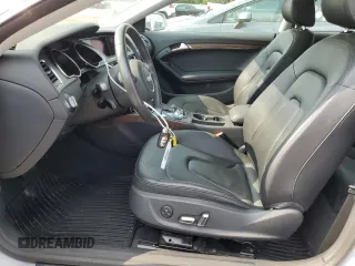 2013 Audi A5 Premium Plus z VIN WAULFAFR0DA019829, wystawiony jako Copart lot #58875375 z przebiegiem 61 911 mil mil oraz Czysty tytuł • Clean title. Historia ofert i sprzedaży dostępna na DreamBid. Obrazek 7.