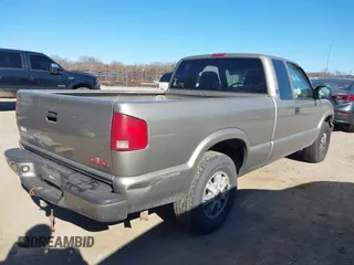 2003 GMC Sonoma SLS with VIN 1GTDT19XX38177336, listed as a IAAI auction lot 41696918 with 126,205 mi miles. Bid and sale history available at carsss.com. Image 4.