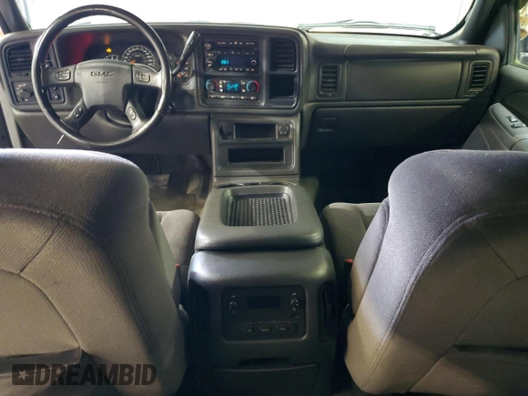 2006 GMC Sierra 1500 SLE1 z VIN 2GTEK13T861139933, wystawiony jako Copart lot #61262555 z przebiegiem 177 247 mil mil oraz Czysty tytuł • Clean title. Historia ofert i sprzedaży dostępna na DreamBid. Obrazek 8.