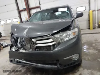 2013 Toyota Highlander Limited with VIN 5TDDK3EH3DS239217, listed as a IAAI auction lot 41731207 with 109,233 mi miles. Bid and sale history available at carsss.com. Image 12.