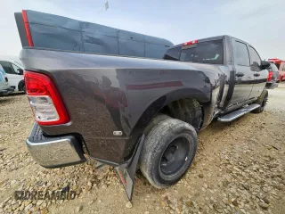 2021 Ram 3500 Tradesman with VIN 3C63RRGL8MG636360, listed as a Copart auction lot 47781365 with 42,568 mi miles and Salvage Title. Bid and sale history available at carsss.com. Image 3.