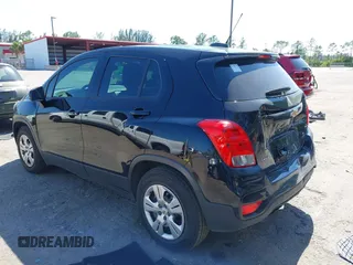 2019 Chevrolet Trax LS with VIN 3GNCJKSBXKL164776, listed as a IAAI auction lot 42064236 with 117,111 mi miles. Bid and sale history available at carsss.com. Image 3.