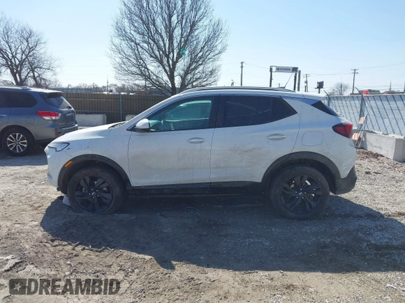 2024 Buick Encore GX Sport Touring z VIN KL4AMESL6RB189875, wystawiony jako IAAI lot #41780976 z przebiegiem 22 969 mil mil oraz . Historia ofert i sprzedaży dostępna na DreamBid. Obrazek 14.
