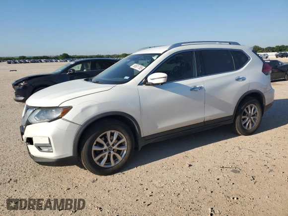 2017 Nissan Rogue S z VIN KNMAT2MT9HP593615, wystawiony jako Copart lot #56501765 z przebiegiem 187 438 mil mil oraz Szkoda całkowita • Salvage title. Historia ofert i sprzedaży dostępna na DreamBid. Obrazek 1.