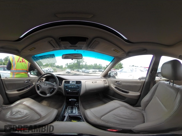 2001 Honda Accord EX с VIN 1HGCG16531A015929, выставлен на аукционе IAAI как лот 42362931 с пробегом 216 074 миль миль и . История ставок и продаж доступна на DreamBid. Изображение 20.