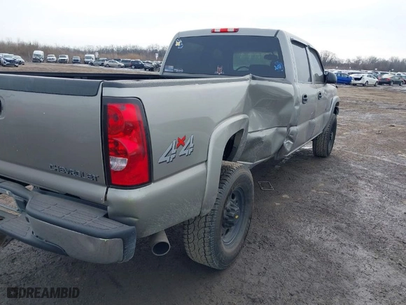 2003 Chevrolet Silverado 2500HD LT3 with VIN 1GCHK23G93F123234, listed as a IAAI auction lot 41426424 with 190,523 mi miles. Bid and sale history available at carsss.com. Image 4.