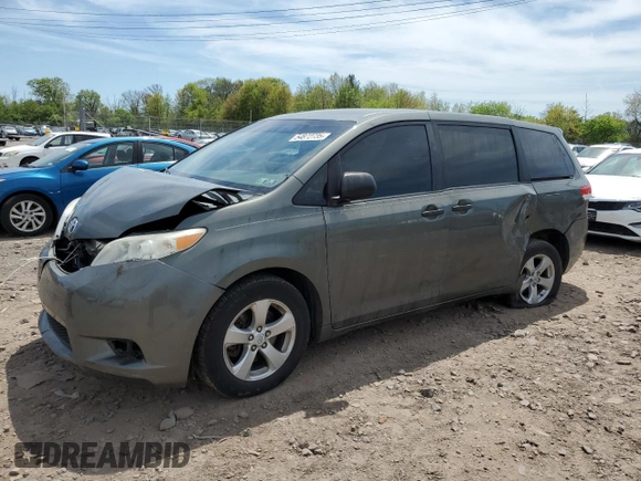 2012 Toyota Sienna z VIN 5TDKA3DCXCS010810, wystawiony jako Copart lot #54872735 z przebiegiem 188 973 mil mil oraz Szkoda całkowita • Salvage title. Historia ofert i sprzedaży dostępna na DreamBid. Obrazek 1.