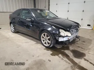 2005 Mercedes-Benz C 230 Kompressor with VIN WDBRN40J55A648975, listed as a Copart auction lot 62463675 with 252,393 mi miles and Salvage title. Bid and sale history available at DreamBid. Image 4.