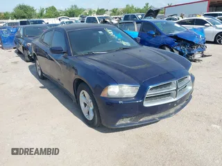 2013 Dodge Charger SE z VIN 2C3CDXBG4DH599947, wystawiony jako IAAI lot #42344942 z przebiegiem 133 820 mil mil oraz . Historia ofert i sprzedaży dostępna na DreamBid. Obrazek 1.