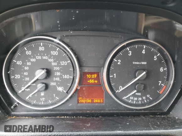 2011 BMW 3 Series 328i xDrive with VIN WBAPK7G5XBNN86258, listed as a Copart auction lot 61224485 with 202,186 mi miles and Salvage title. Bid and sale history available at DreamBid. Image 9.