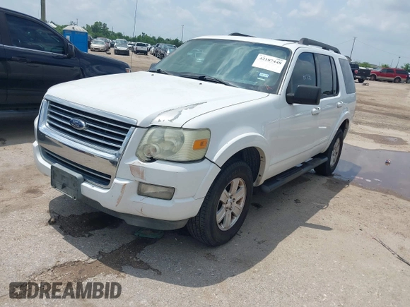 2010 Ford Explorer XLT with VIN 1FMEU6DE9AUB07735, listed as a IAAI auction lot 42107448 with 143,405 mi miles. Bid and sale history available at carsss.com. Image 2.