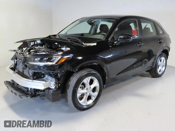 2024 Honda HR-V LX with VIN 3CZRZ1H3XRM709153, listed as a Copart auction lot 42566485 with 38,500 mi miles and Salvage Title. Bid and sale history available at carsss.com. Image 2.