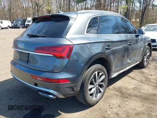 2024 Audi Q5 S line Premium z VIN WA1GAAFY8R2072137, wystawiony jako IAAI lot #41993895 z przebiegiem 28 437 mil mil oraz . Historia ofert i sprzedaży dostępna na DreamBid. Obrazek 4.