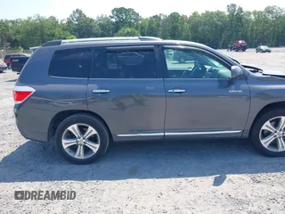 2011 Toyota Highlander Limited with VIN 5TDYK3EH3BS027884, listed as a IAAI auction lot 42527160 with 310,068 mi miles and . Bid and sale history available at DreamBid. Image 14.
