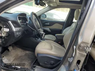 2017 Jeep Cherokee High Altitude с VIN 1C4PJMDS6HW608810, выставлен на аукционе Copart как лот 54667375 с пробегом 92 672 миль миль и Списание • Salvage title. История ставок и продаж доступна на DreamBid. Изображение 7.