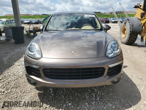 2016 Porsche Cayenne z VIN WP1AA2A22GKA11334, wystawiony jako Copart lot #55961845 z przebiegiem 73 174 mil mil oraz Szkoda całkowita • Salvage title. Historia ofert i sprzedaży dostępna na DreamBid. Obrazek 5.