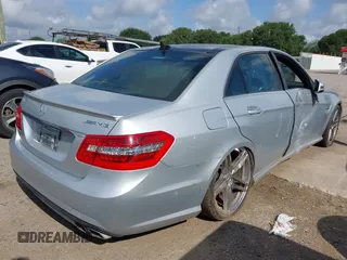 2011 Mercedes-Benz E 63 AMG с VIN WDDHF7HB8BA356599, выставлен на аукционе IAAI как лот 42674553 с пробегом 73 500 миль миль и . История ставок и продаж доступна на DreamBid. Изображение 4.