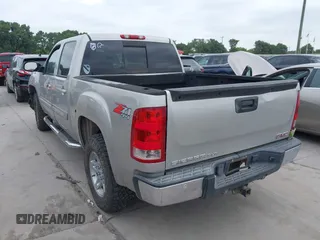 2008 GMC Sierra 1500 SLE1 с VIN 2GTEK13J081272039, выставлен на аукционе IAAI как лот 42261690 с пробегом 210 615 миль миль и . История ставок и продаж доступна на DreamBid. Изображение 3.