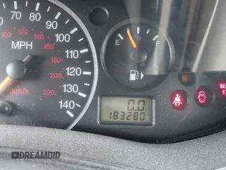 2003 Ford Focus SE z VIN 1FAFP34Z73W236474, wystawiony jako IAAI lot #39378102 z przebiegiem 183 280 mil mil oraz . Historia ofert i sprzedaży dostępna na DreamBid. Obrazek 7.