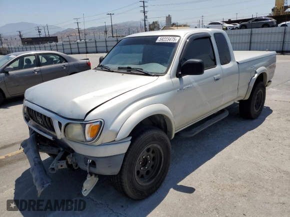 2002 Toyota Tacoma PreRunner z VIN 5TESN92N92Z898141, wystawiony jako Copart lot #59223475 z przebiegiem 117 152 mil mil oraz Szkoda całkowita • Salvage title. Historia ofert i sprzedaży dostępna na DreamBid. Obrazek 1.