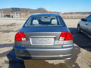 2005 Honda Civic VP with VIN 2HGES16325H565961, listed as a IAAI auction lot 41510330 with 174,275 mi miles and . Bid and sale history available at DreamBid. Image 17.