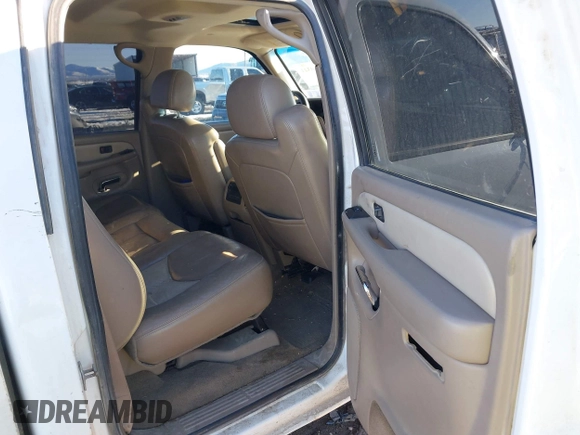 2005 GMC Sierra Denali z VIN 2GTEK63N151372484, wystawiony jako IAAI lot #41640341 z przebiegiem 291 915 mil mil oraz . Historia ofert i sprzedaży dostępna na DreamBid. Obrazek 8.