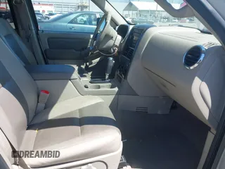 2007 Ford Explorer XLT with VIN 1FMEU63EX7UB59398, listed as a IAAI auction lot 41986865 with 170,053 mi miles. Bid and sale history available at carsss.com. Image 5.
