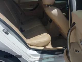 2013 BMW 3 Series 328i с VIN WBA3A5G59DNP23439, выставлен на аукционе IAAI как лот 42387526 с пробегом 178 524 миль миль и . История ставок и продаж доступна на DreamBid. Изображение 8.