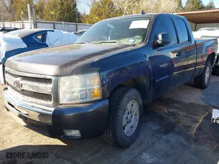 2011 Chevrolet Silverado 1500 LT with VIN 1GCRCSE03BZ227555, listed as a IAAI auction lot 41410334 with 163,633 mi miles. Bid and sale history available at carsss.com. Image 17.