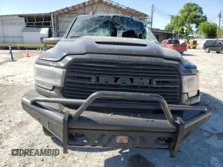 2023 Ram 2500 Laramie z VIN 3C6UR5FLXPG618137, wystawiony jako Copart lot #51846005 z przebiegiem Nie podano mil oraz Szkoda całkowita • Salvage title. Historia ofert i sprzedaży dostępna na DreamBid. Obrazek 13.