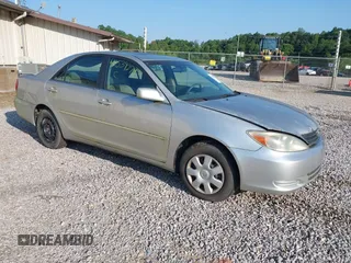 2004 Toyota Camry LE z VIN 4T1BE32K64U939657, wystawiony jako IAAI lot #42539274 z przebiegiem 271 429 mil mil oraz . Historia ofert i sprzedaży dostępna na DreamBid. Obrazek 1.