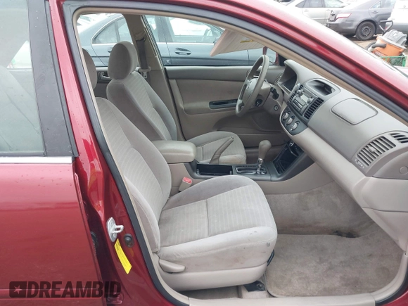 2005 Toyota Camry LE z VIN 4T1BE30K25U063254, wystawiony jako IAAI lot #41871499 z przebiegiem 197 337 mil mil oraz . Historia ofert i sprzedaży dostępna na DreamBid. Obrazek 5.