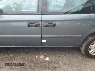 2005 Dodge Caravan SE z VIN 1D4GP25R65B349112, wystawiony jako Copart lot #81684204 z przebiegiem 101 957 mil mil oraz Szkoda całkowita • Salvage title. Historia ofert i sprzedaży dostępna na DreamBid. Obrazek 13.