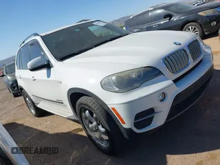 2011 BMW X5 35d z VIN 5UXZW0C52BL659596, wystawiony jako IAAI lot #42322902 z przebiegiem 234 427 mil mil oraz . Historia ofert i sprzedaży dostępna na DreamBid. Obrazek 1.