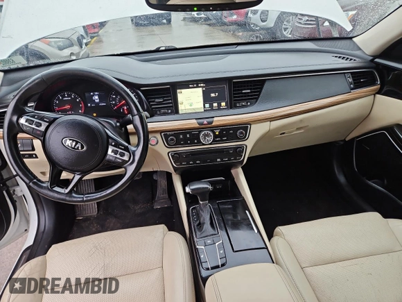 2017 Kia Cadenza Premium with VIN KNALC4J17H5049226, listed as a Copart auction lot 82413564 with 172,903 mi miles and Clean Title. Bid and sale history available at carsss.com. Image 9.
