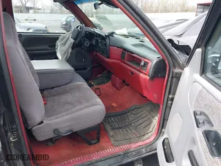 1995 Dodge Ram 1500 with VIN 1B7HC16Y5SS133227, listed as a IAAI auction lot 41853447 with 272,391 mi miles. Bid and sale history available at carsss.com. Image 5.