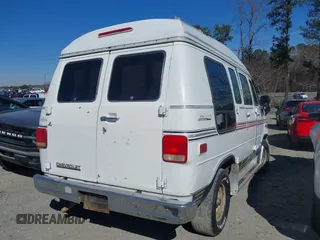 1993 Chevrolet Chevy Van z VIN 2GBEG25Z3P4134393, wystawiony jako IAAI lot #41626673 z przebiegiem 214 306 mil mil oraz . Historia ofert i sprzedaży dostępna na DreamBid. Obrazek 4.