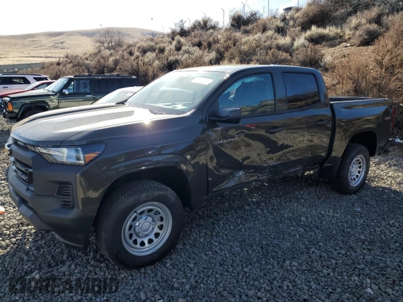 2024 Chevrolet Colorado 4WD Work Truck z VIN 1GCPTBEK3R1208182, wystawiony jako Copart lot #44642265 z przebiegiem 1 915 mil mil oraz Szkoda całkowita • Salvage title. Historia ofert i sprzedaży dostępna na DreamBid. Obrazek 1.