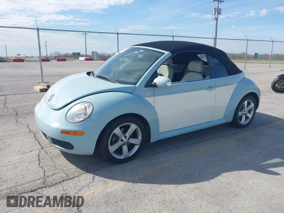 2010 Volkswagen Beetle with VIN 3VWRG3AL6AM010816, listed as a IAAI auction lot 41880231 with 117,264 mi miles and . Bid and sale history available at DreamBid. Image 2.